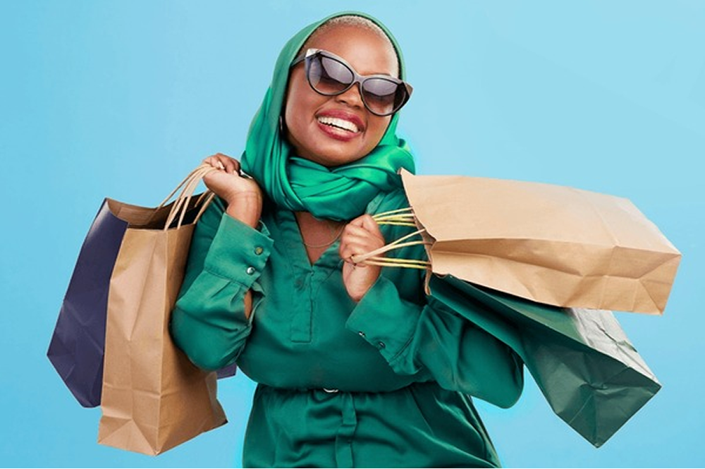 shopping-sunglasses-black-woman-bags